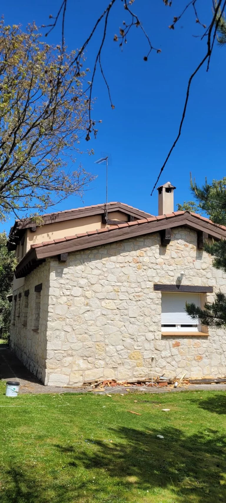 PHOTO 2024 08 16 14 15 53 - Top Tejados Guadalajara